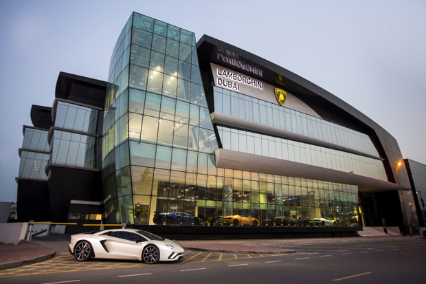 Ferrari dan Lamborghini...