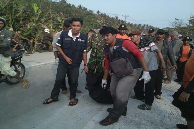 Hilang Terseret Ombak,...
