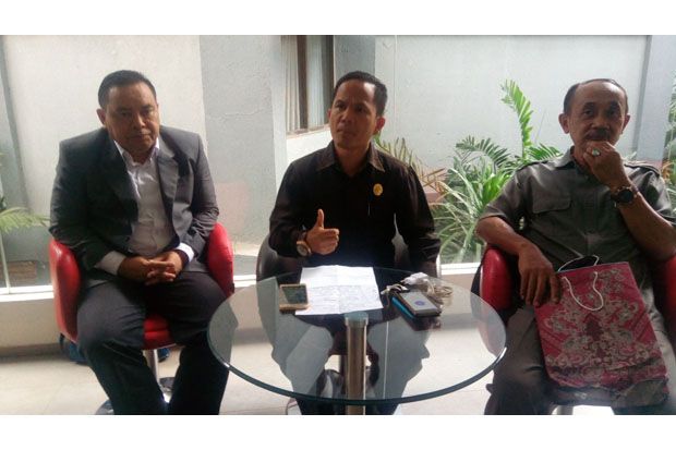 Tolak Pembangunan Gedung...
