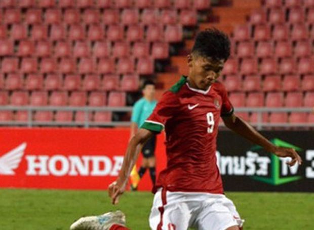 Cetak Hat-trick ke Gawang...