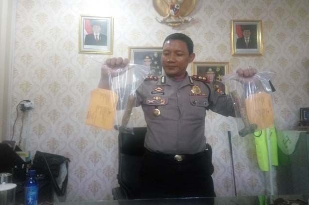 Aniaya Anak dan Istri...