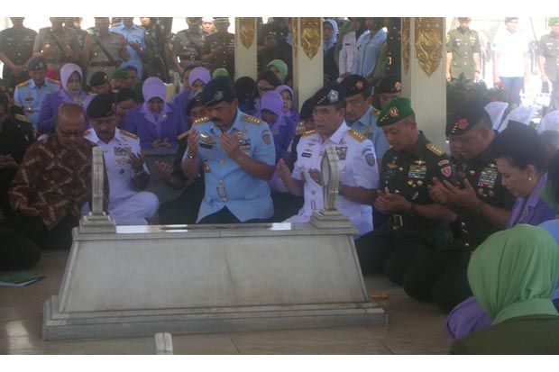 Panglima TNI Ziarah...