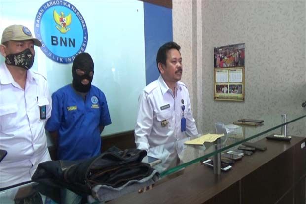 Edarkan Sabu ke Pelajar,...