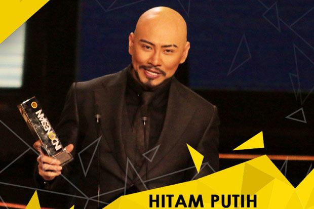 Hitam Putih dan Laptop...