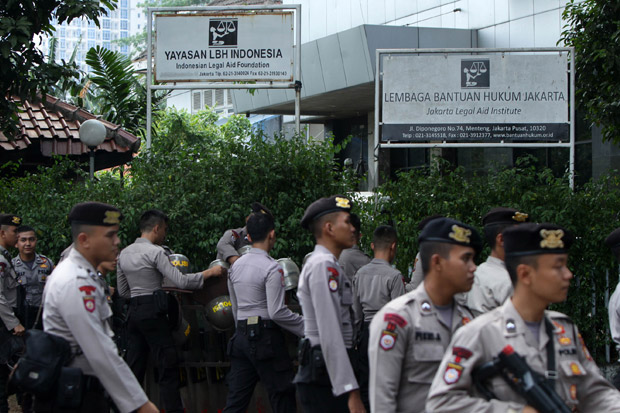 Ricuh di LBH Jakarta,...