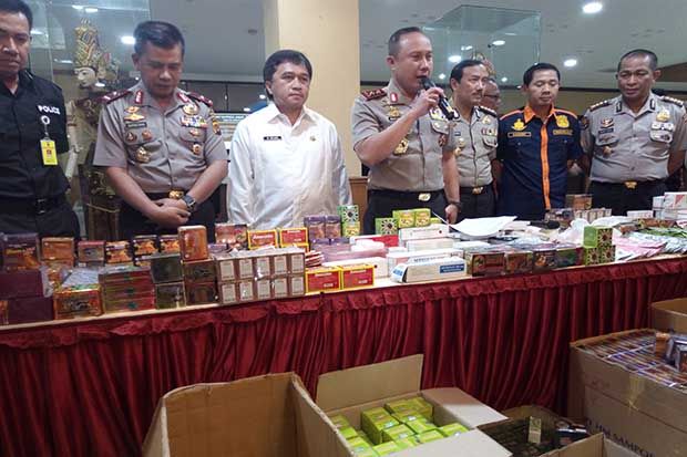 Polda-BBPOM Jabar Sita...