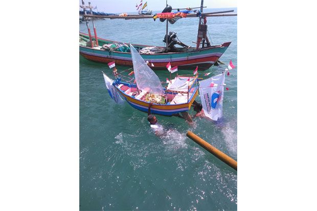 Nelayan Tuban Bersama...