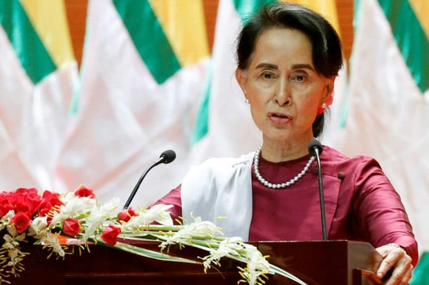 Suu Kyi Bantah Bersikap...