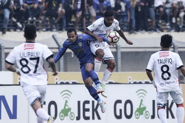 Imbang Tanpa Gol, Pelatih...