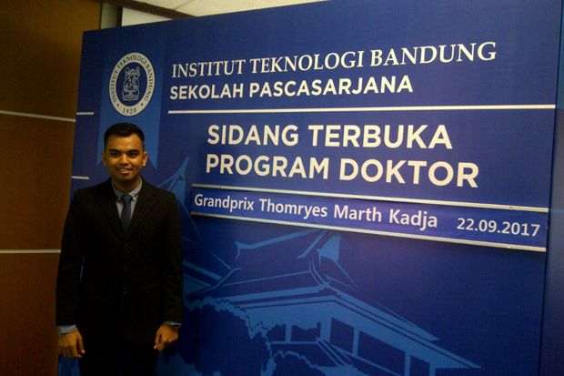 Jadi Doktor Termuda...