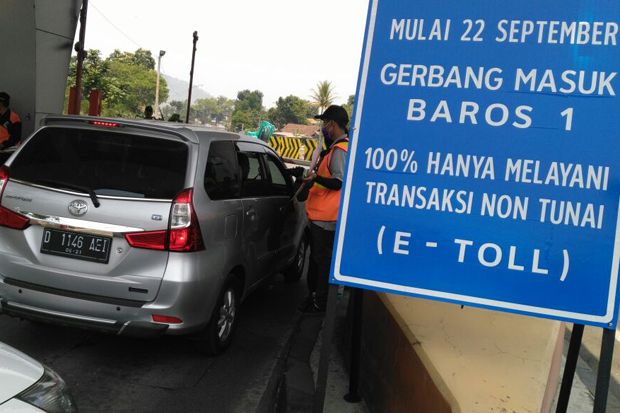 Transaksi di Gerbang...