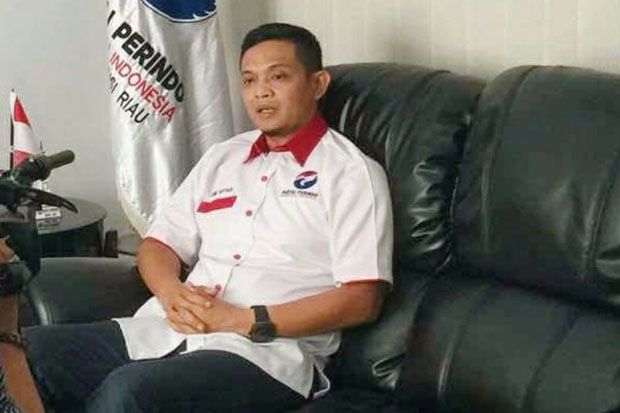 Ketua Perindo Riau Ahmi...