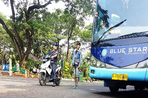 Illegal Levies in Gelora...