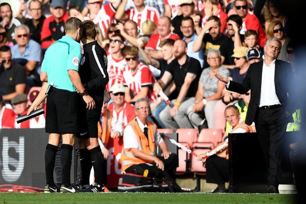 Mourinho Diusir Wasit,...