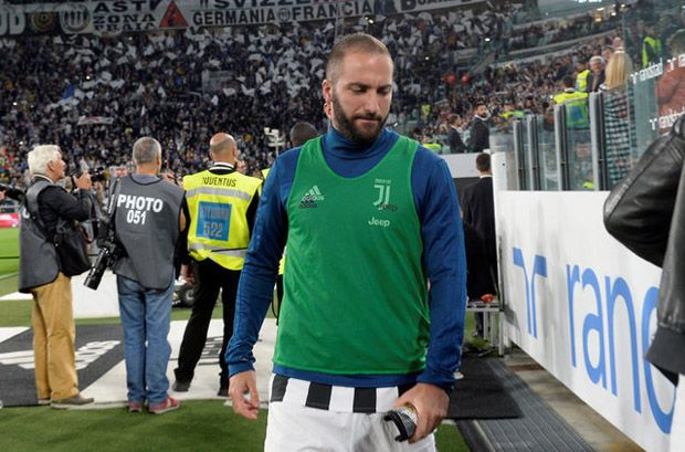 Higuain Cadangan Saat...