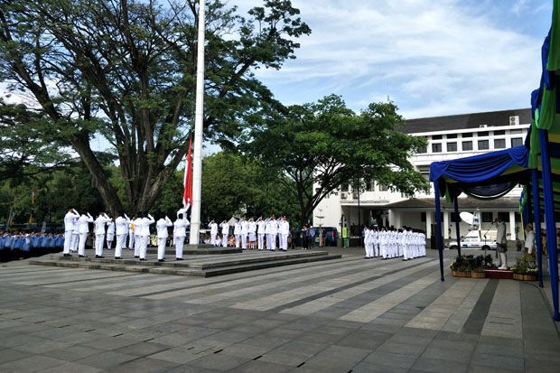 Ridwan Kamil Akan Kejar...
