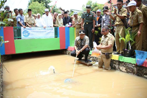 Ubah Parit Jadi Tempat...