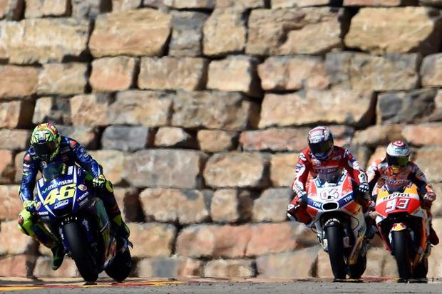 Valentino Rossi Curhat...