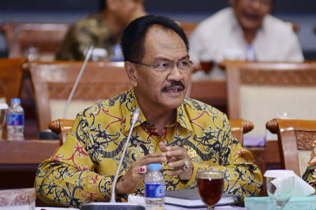 Politikus Golkar Ini...