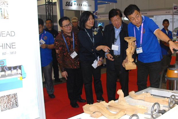 Industri Furnitur Tingkatkan...
