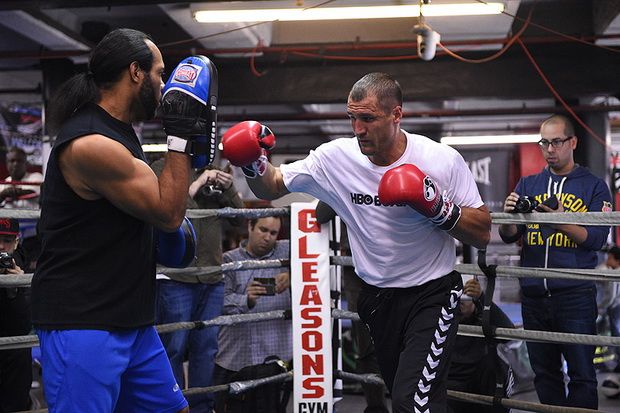 Kovalev Masih Enggan...