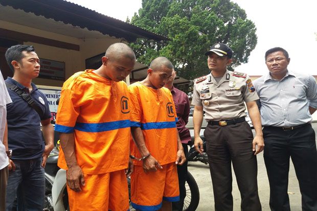 Peras Orang Pacaran,...