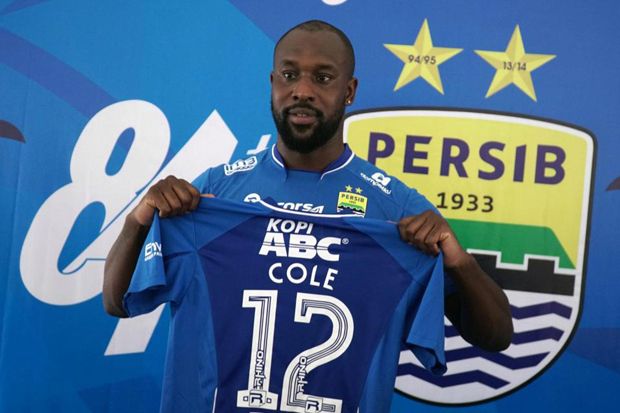 Dibuang Persib, Carlton...