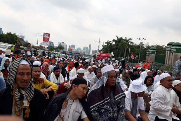 Usai Salat Jumat, Peserta...