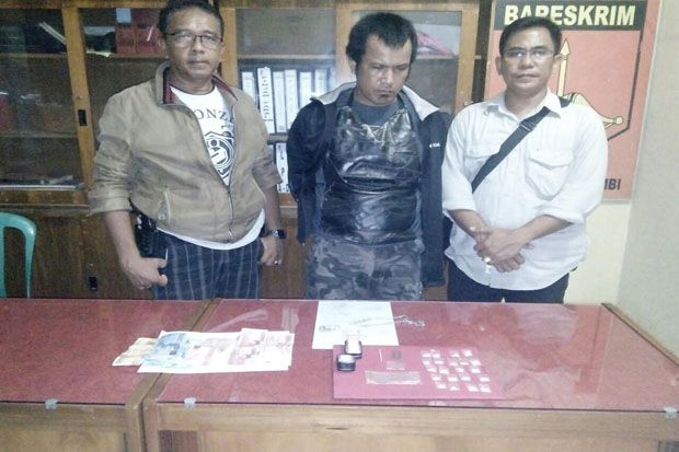 Bawa 21 Paket Sabu,...