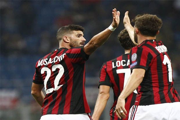 Gol Cutrone Berbau Offside...