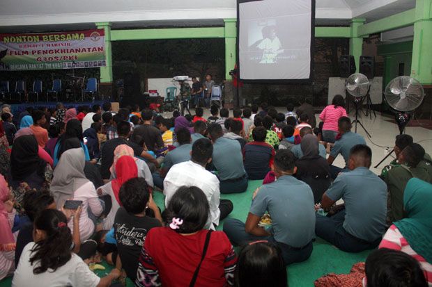 Kekompakan Anggota Pasmar-1...
