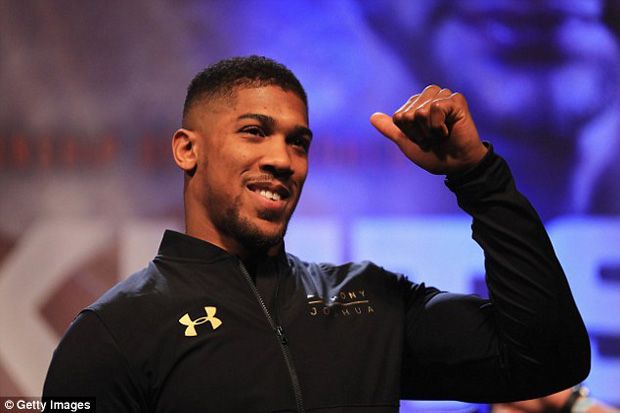 Anthony Joshua Dinobatkan...