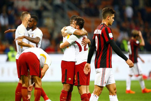 Dua Gol AS Roma Bikin...