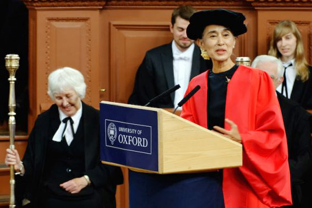 Oxford Singkirkan Foto...