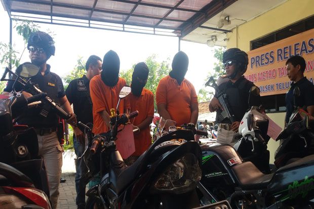 19 Kali Beraksi, Gembong...