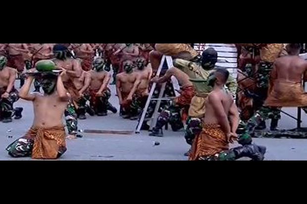 1.800 Prajurit TNI Unjuk...