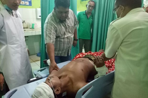 Dua Warga Suku Anak...