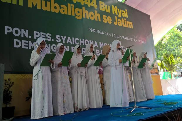 4.444 Bu Nyai Berikrar...