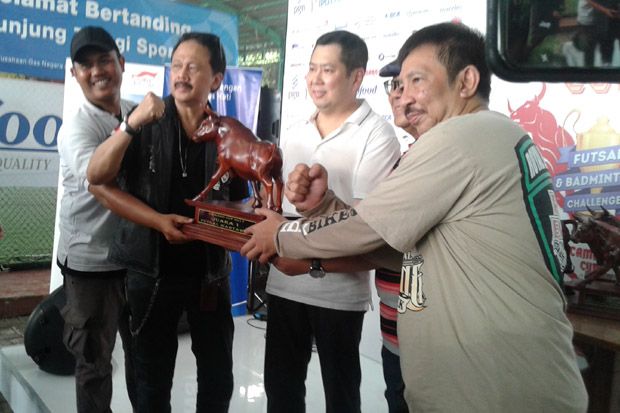 HT Dukung Futsal & Badminton...