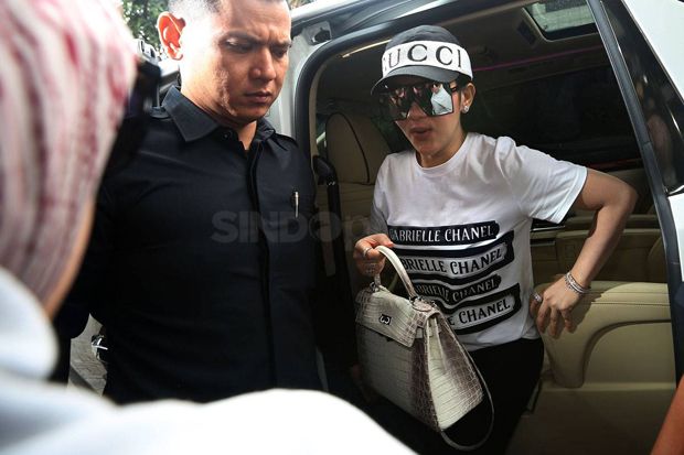 Hotman Paris: Syahrini...