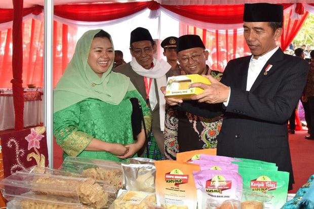 Yenny Wahid: Perempuan...