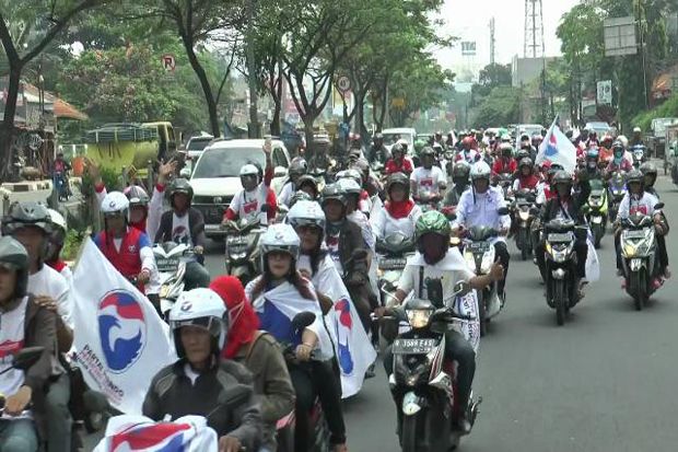 Kader Perindo Pawai...