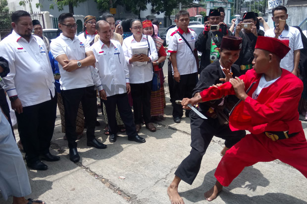 Dikawal Palang Pintu,...