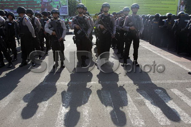 Pelantikan Anies-Sandi,...