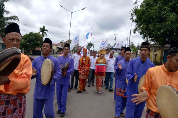 Musik Kompangan Iringi...