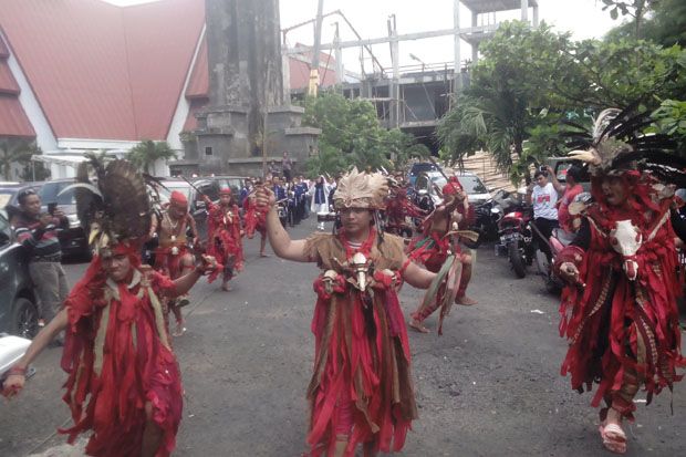 Tarian Kabasaran Kawal...