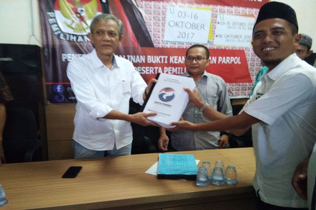 Datang ke KPU, Perindo...