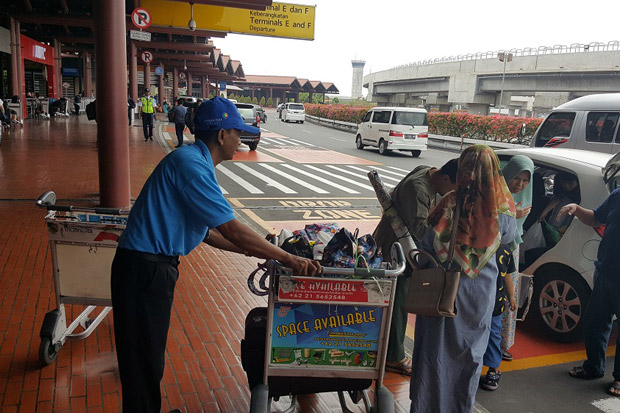 Tolak Tips Penumpang,...