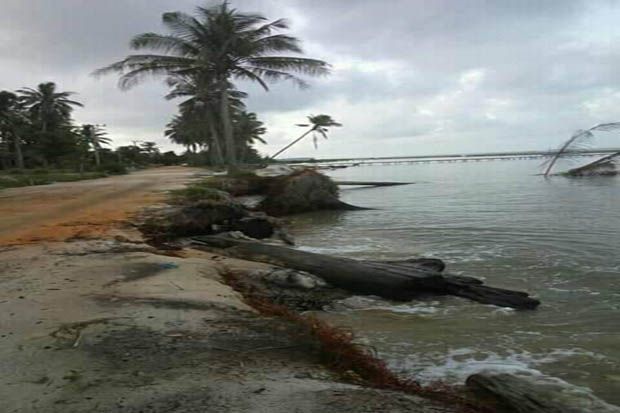 Abrasi Pantai Keraya...