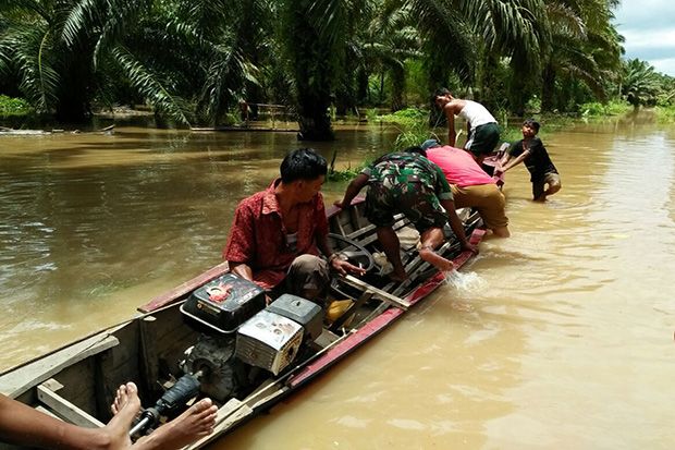 Banjir Tapsel, Ratusan...